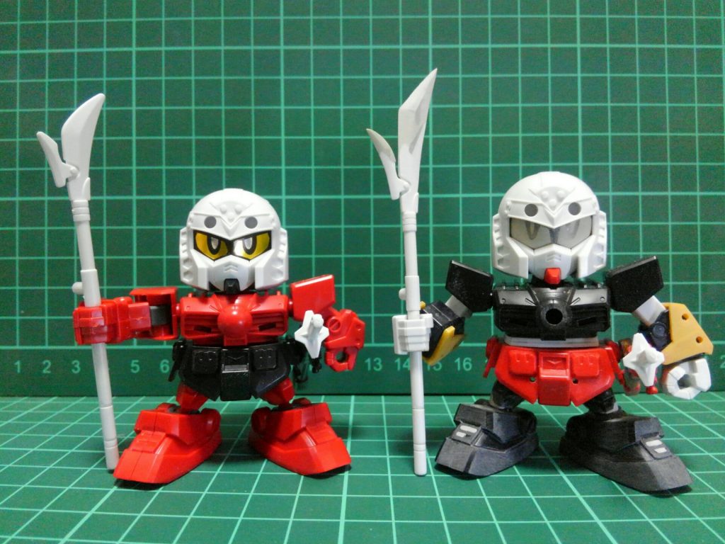 比較用に素組みの武田信玄頑駄無と。LGBBの腕、胴体下部の幅増しで等身が少し上がってます。