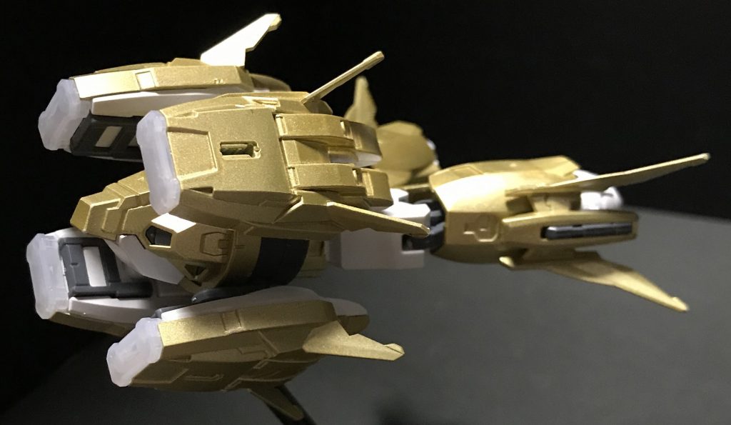 もちろん、プトレマイオスアームズは分離可能
本体には肩部バーニアがあるので
支援メカとして分離して2機で戦闘する事も