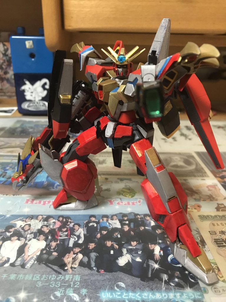 武装その2、グリッドビームキャノン
腕に装備された速射性に優れるビーム砲。
ブレイクデカールを浄化する効果もある。
キャノン砲はある程度自由に可動する為、
ドラゴニックキャノンとの同時撃ちも可能