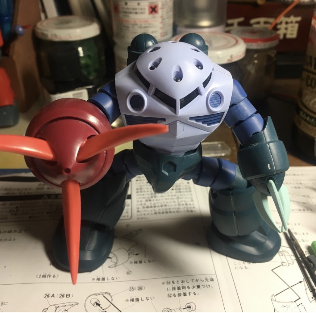 右手に1/100を使い、サイズ感はイメージ通り。