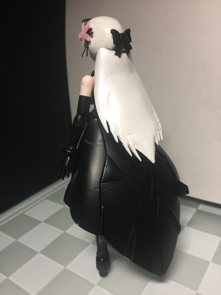 後ろ姿好きです
桜はプラ板、そこに付いているリボンは紙製です