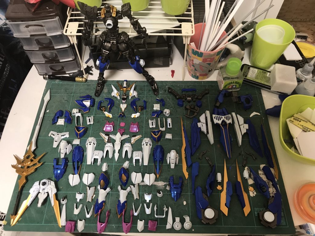 パーツ総量
今回は案外少なめで済んだと思います。
こうして並ぶとテンションが上がりますw