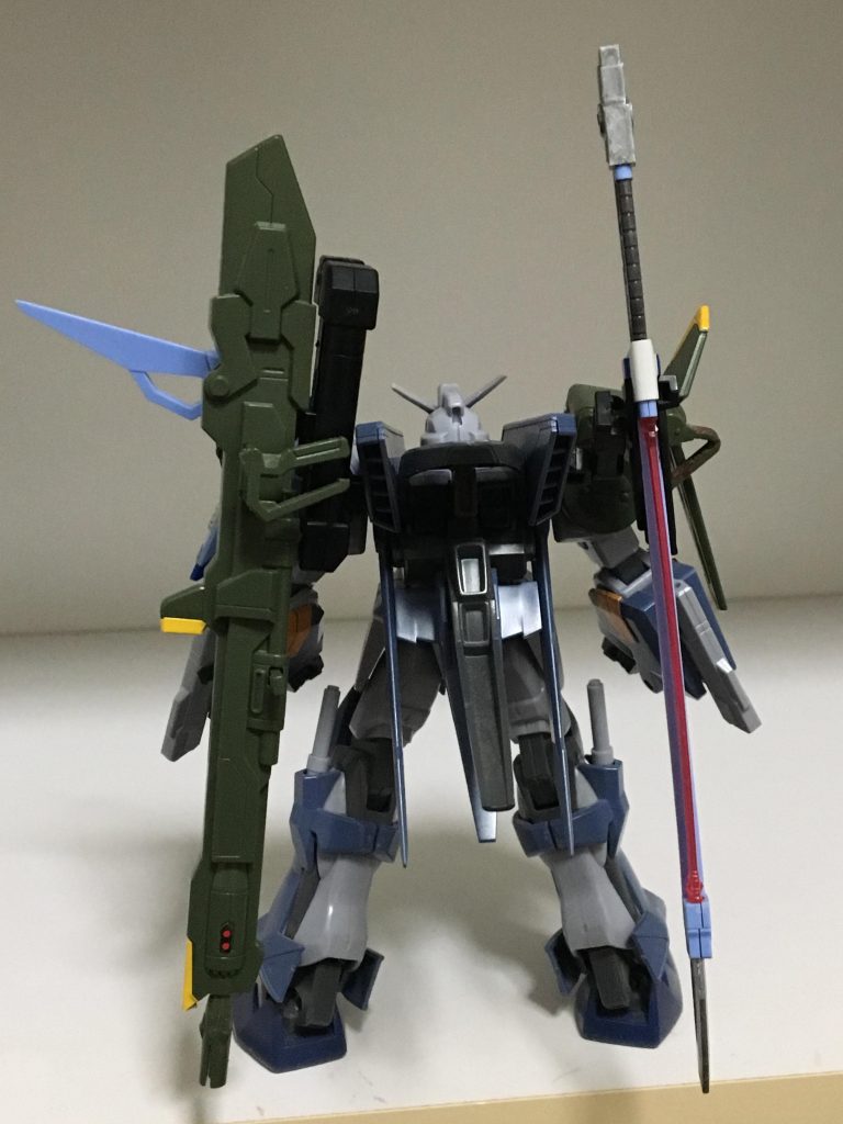 リア
ストライカーパックだとストライク感が出てしまうと思いブルデュエルのバックパックを使用。