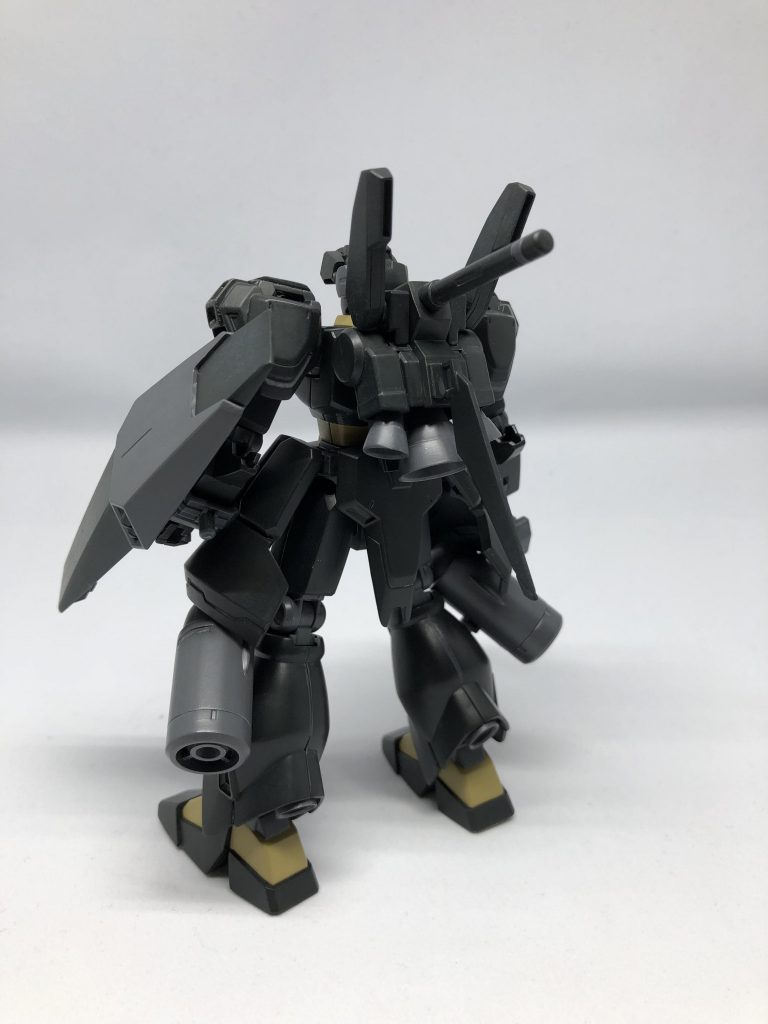 脚部のバーニアは本体の方を通常バーニア、サイドについている方を静音バーニアにしてスニーキングミッションを迅速に行えるという設定