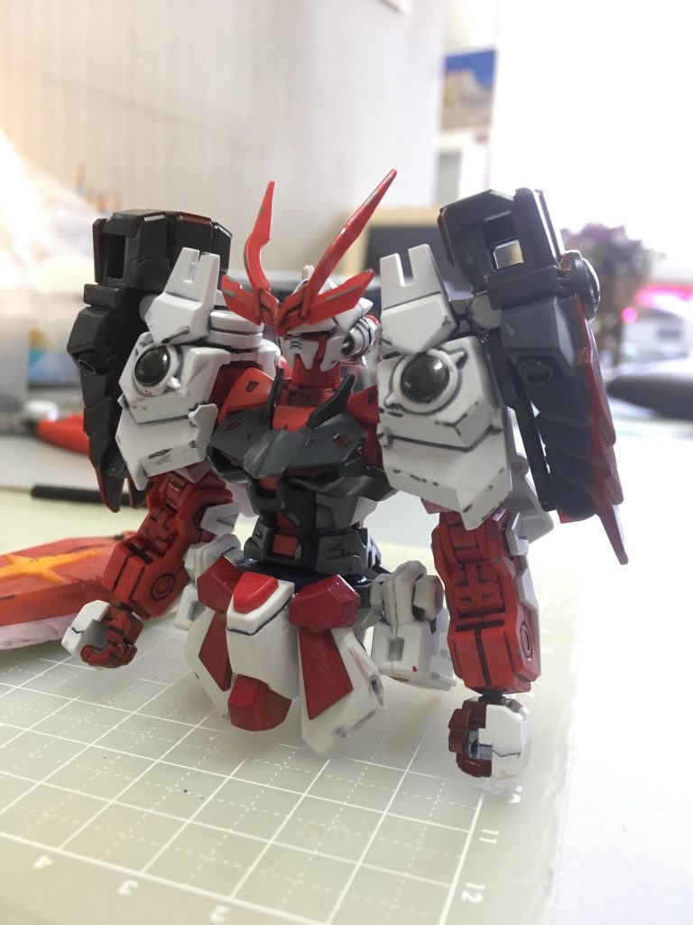 両腰にファンネルが付くホルダーが付きました。