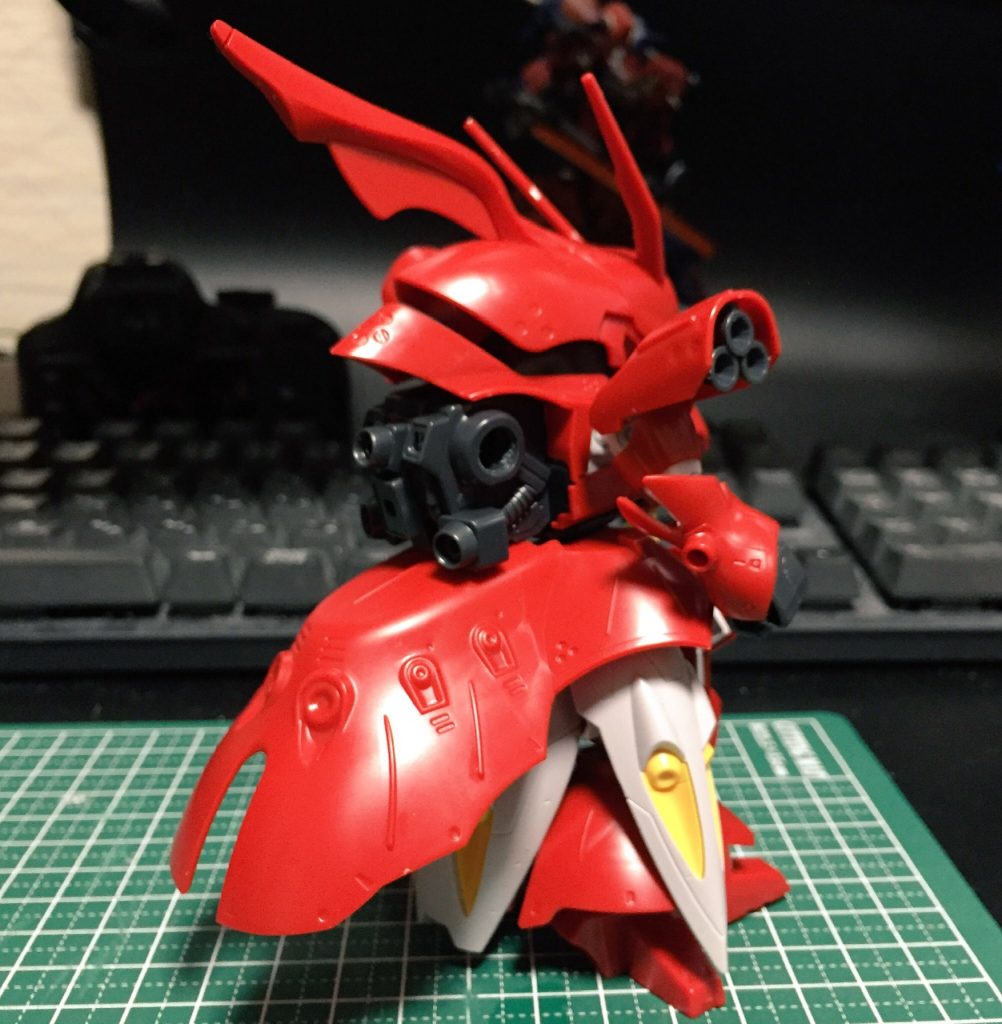 初期状態です。下半身はキマリスヴィダールのものに変更し、その上にナイチンゲールのものを追加しました。