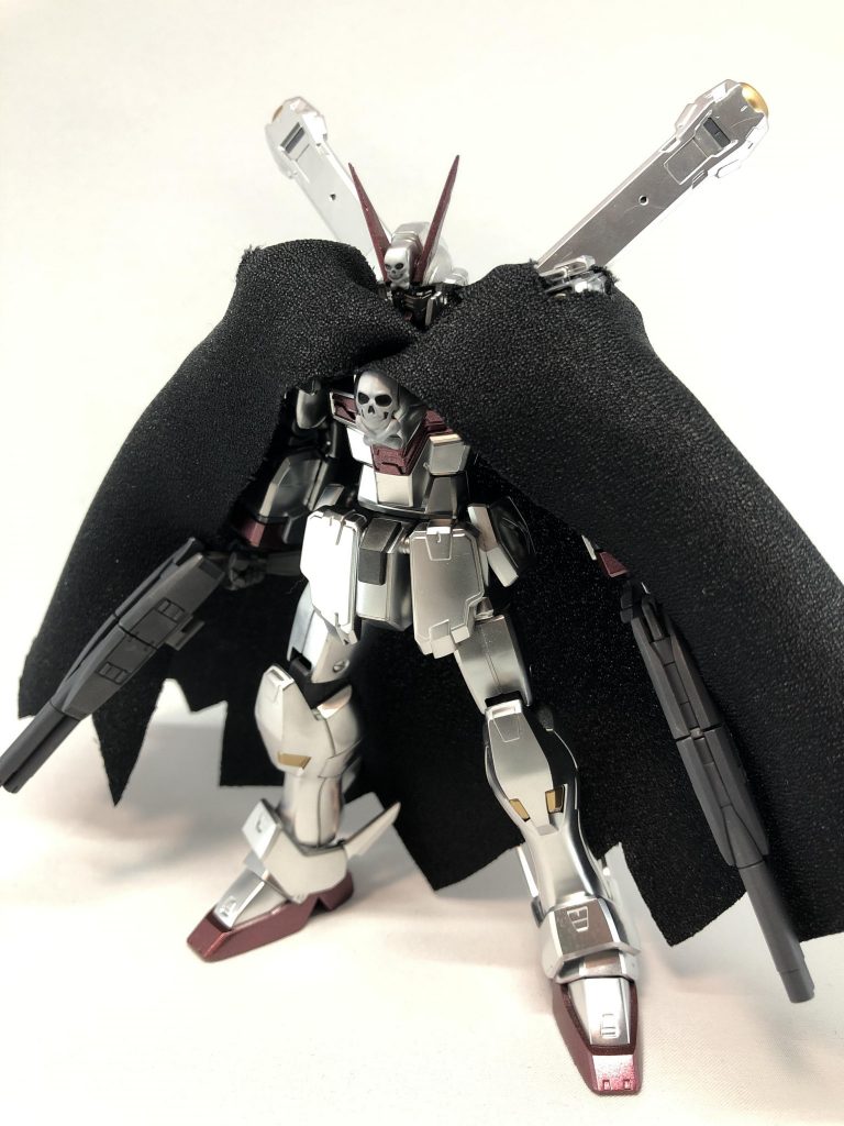 ABCマント装着状態。手芸屋さんで布を選び、切った後ほつれ止めを塗り、カタチにしました。