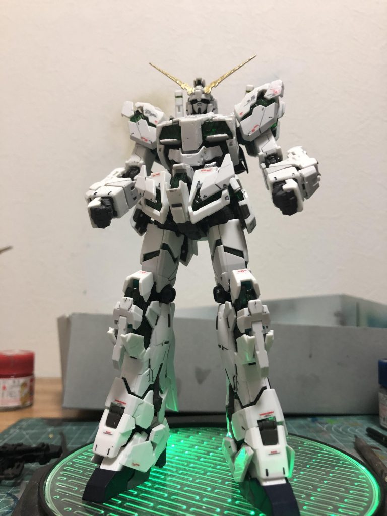 サイコフレームはクリアグリーンで塗装してます。
デカールも貼ってます。