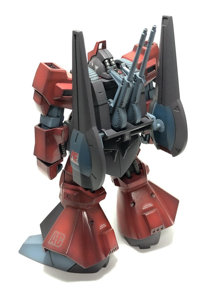 脚装甲にモールド追加。