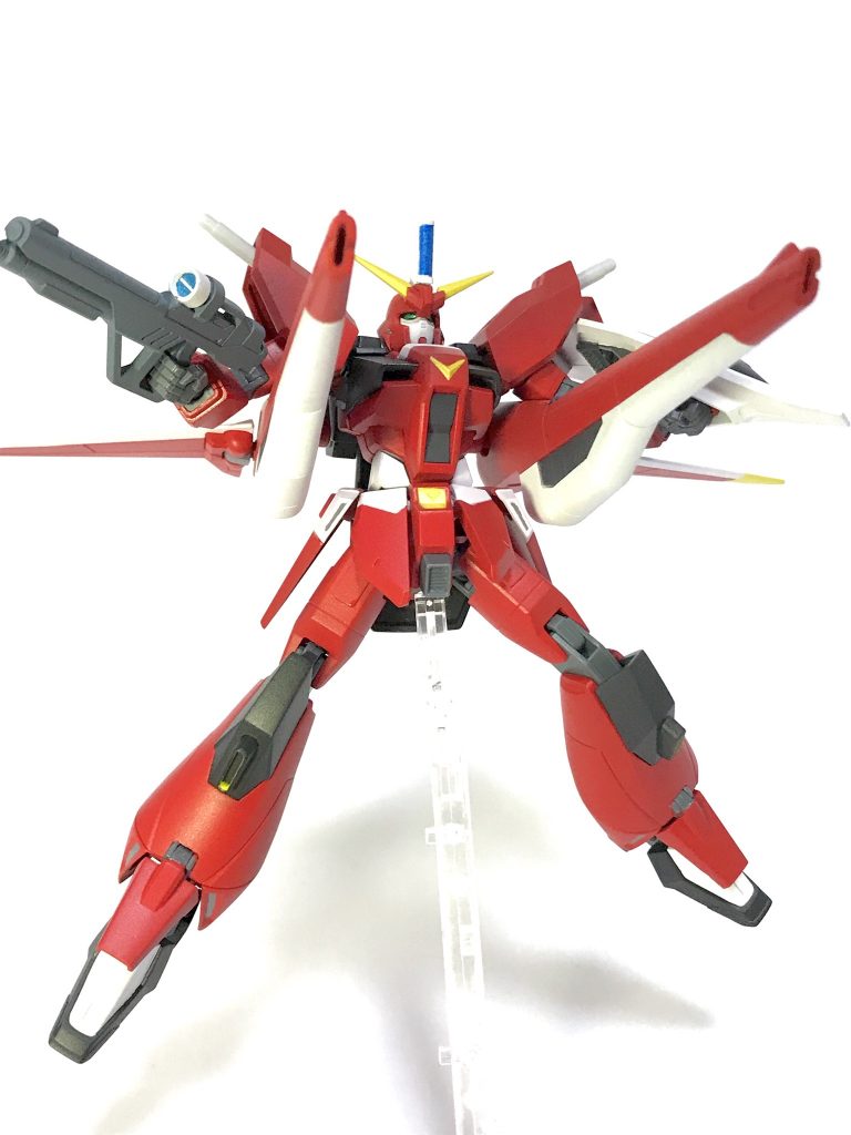 アムフォルタスプラズマ収束ビーム砲
肩がボールジョイントになったので、構えやすくなりました。