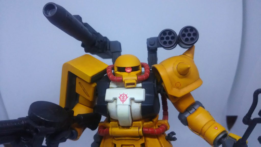 バストアップ。モノアイをキラリと。