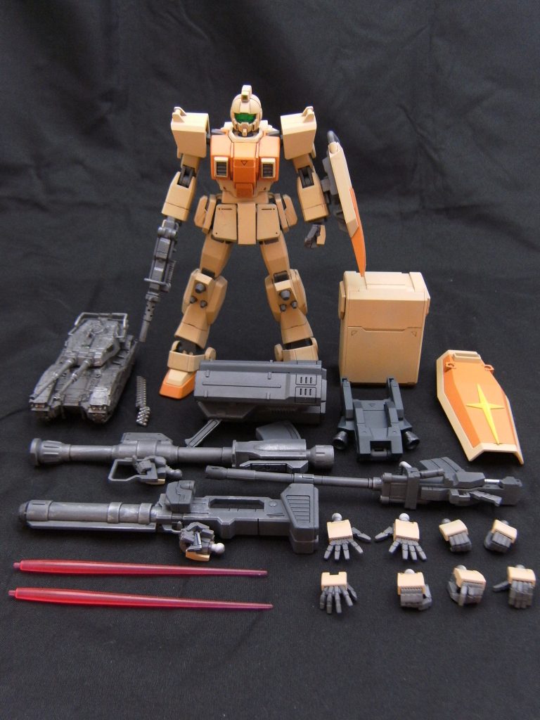 本作の全容。
地上戦セットの物をフルで使用した上、旧キットから武装、ガンダムのシールド、BD1号付属の左手、ビルダーズパーツのハンドパーツ使用で豪華(?)なセット内容になったかと。