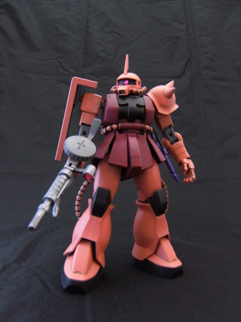 120mmマシンガンを装備。
ヒートホークは某情報誌にて参考に柄を短くして携帯しやすくしてます。