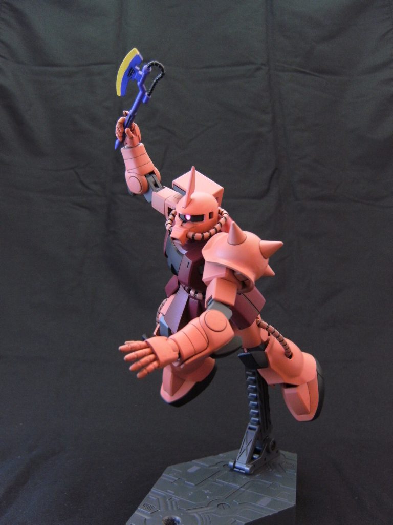 ヒートホーク装備。
HDMの専用持ち手で表情のある持ち方が出来ます。
ビルドパーツとかでこの手出してくれないかな。