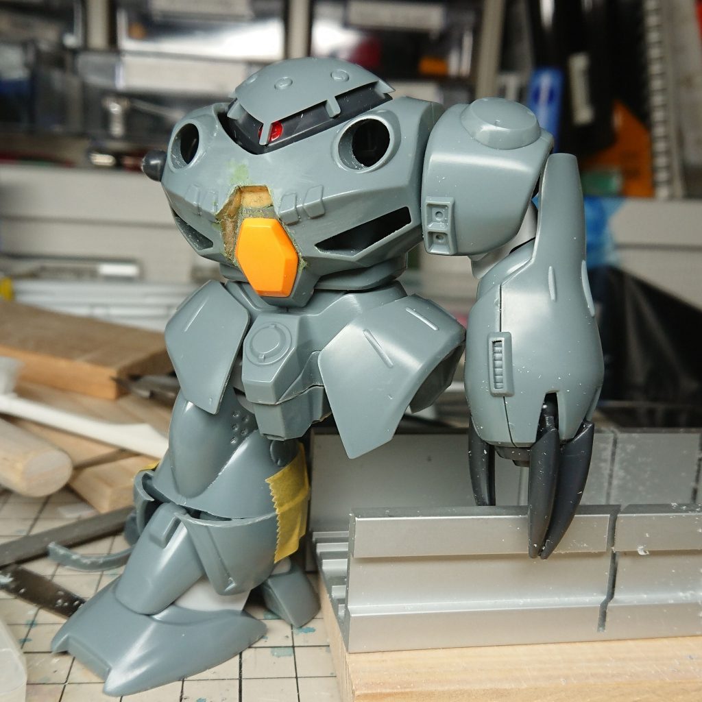 手足を縮めただけでは唯の巡航形態でした…この後お腹を詰めるとかなりSD感が出てくれました.