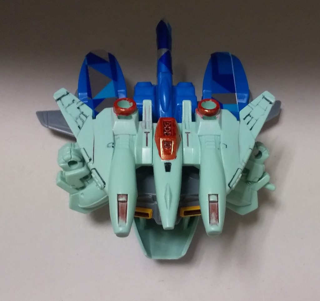 部分塗装に失敗しました。
足裏が味気無いので某ボトルガムの帯を
切り取って、デカール代わりに貼りました。