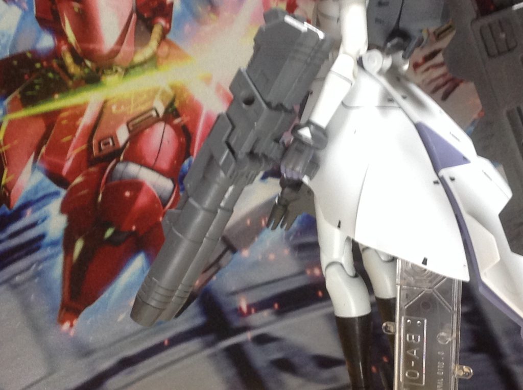 コトブキヤのＭＳＧ グリップを取り付けたキャノン砲
片方は通常通り使えるように接着はしていない