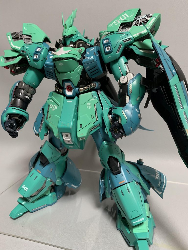 サイコフレーム露出状態 スペックは通常のサザビーを12,5%ほど上回る