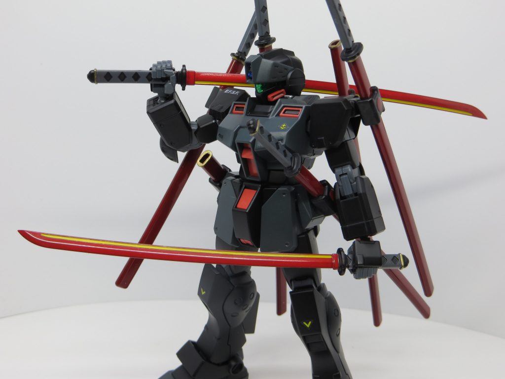 刀身はシルバーにするか迷いましたがヒート系装備っぽく赤に。