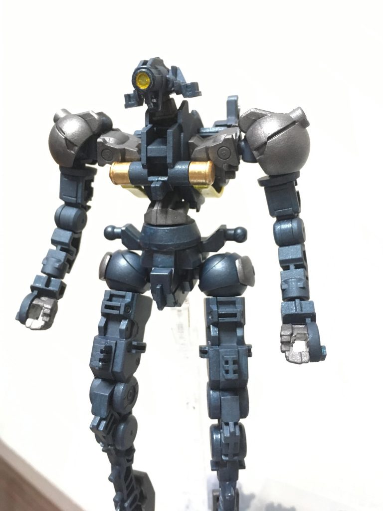 フレームはダークブルーメタリックで塗装。