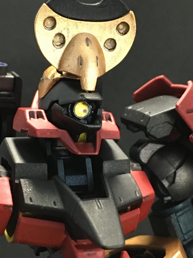 頭部はターレットアイをモノアイに変更してます。