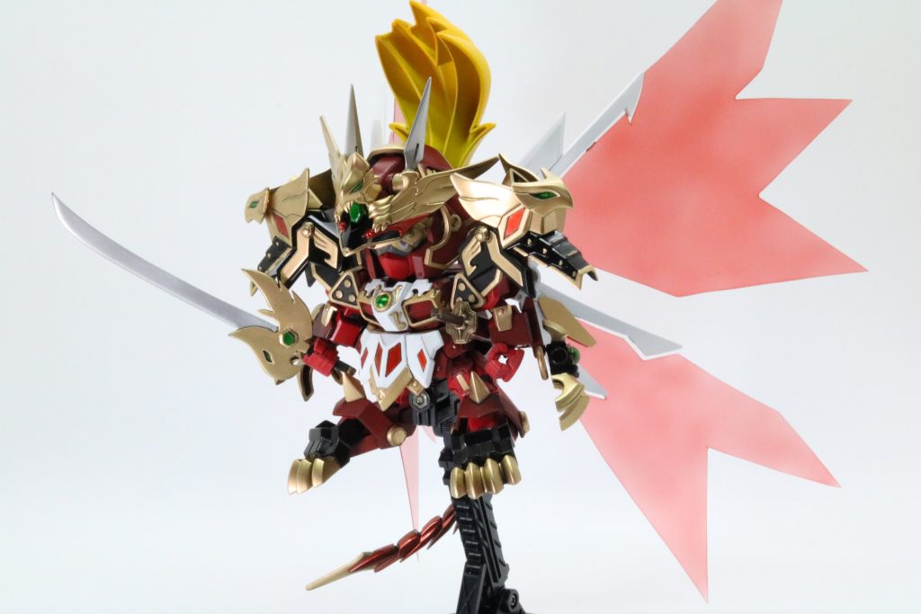 全力開放状態!
瞳を赤くし、翼を光の翼に変更(透明プラ板)
せっかくなので、髪を逆立ててみました。