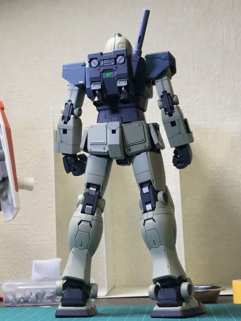 ガンダム要素の一つである腰回りの黄色いやつは廃止し、プラ板にてスッキリとさせてます。