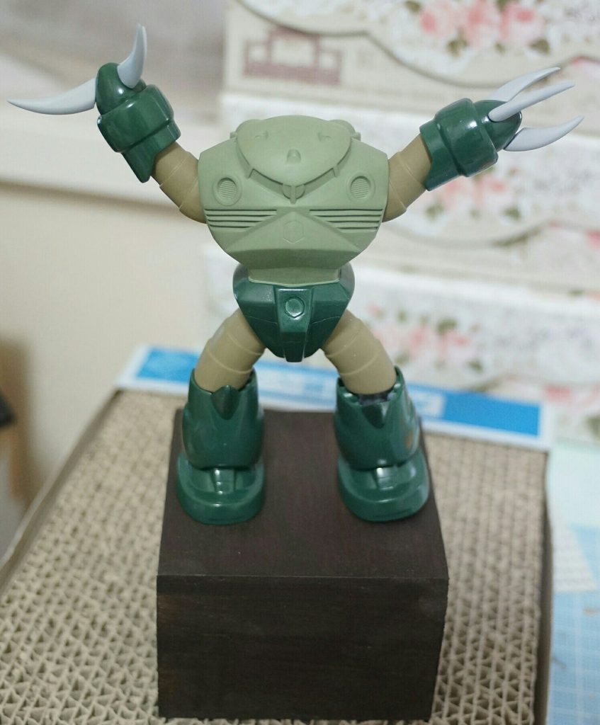 濃い緑の部分にフラットベースを混ぜ忘れましたが、そんなこと気にしません。