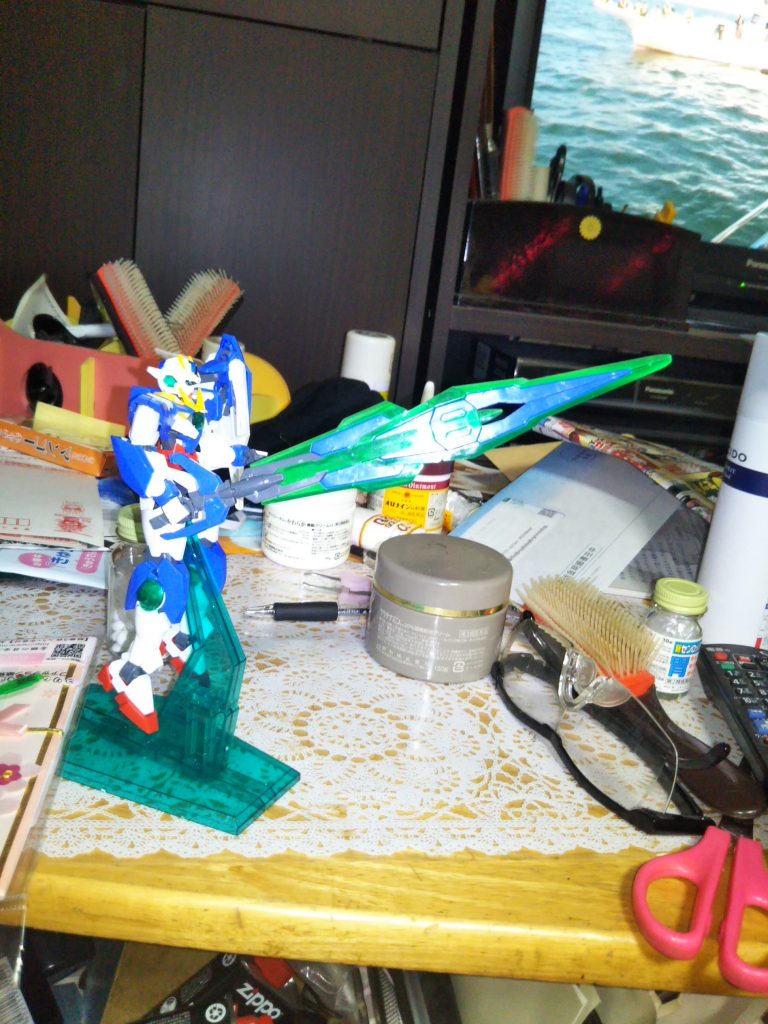 GNバスターソード
GNソードビットが合体したこと
で大きな大剣となるトランザム･ゼロ
両システムを引き出すとそのモード
のまま更に00ライザーを超えた加速を
し一閃の如き技を発揮することも可能
である。