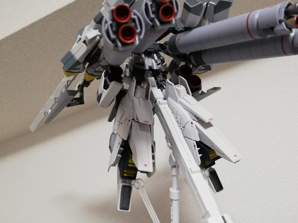 ダクト内が寂しかったので、ディテール追加