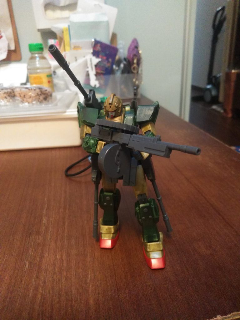 マシンガンは家になあったものを少し改良したものでキャノン砲はボールのものを使ってます