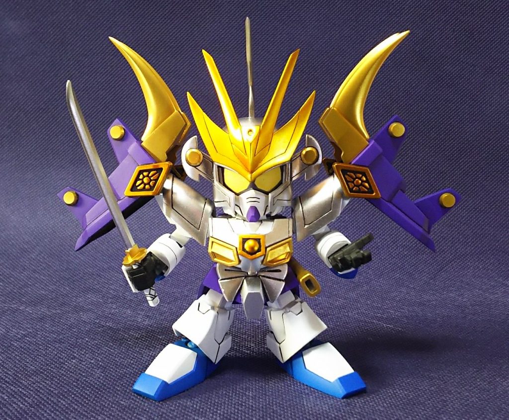 瞳パーツの付け替えにより暴走状態にできます。