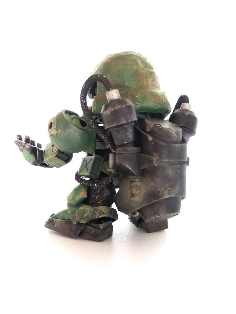 失われた技術でできているため、外部電源を背負わせて各部を動かしている。