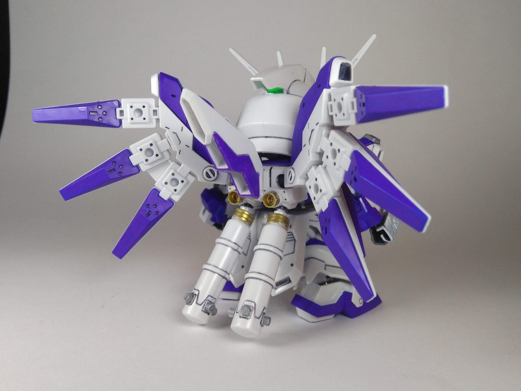 背面塗装はすべてガンダムマーカーで塗り塗りしてます。ほぼ直に塗ってますが足回りはエアブラシシステムを使ってみました！あれすごい楽ですよね…