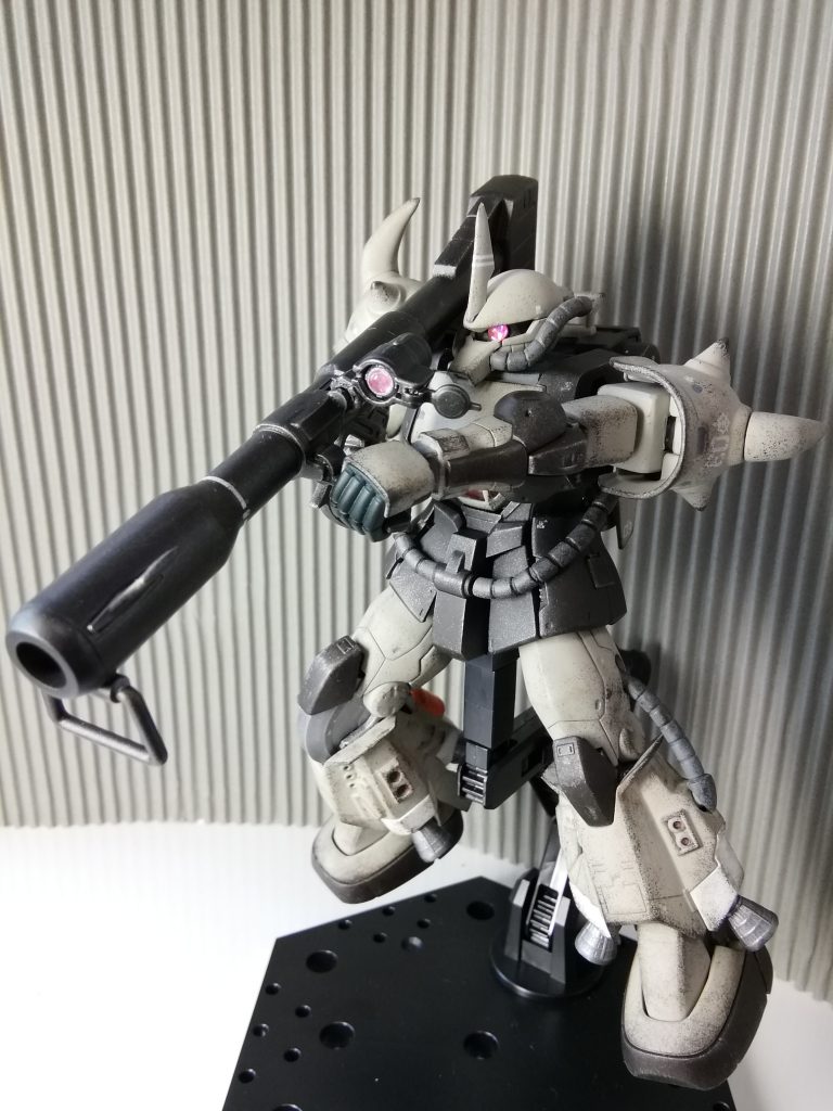 ジャイアント・バズ構えのショット。バズの両手持ちはやっぱいいなぁ~。