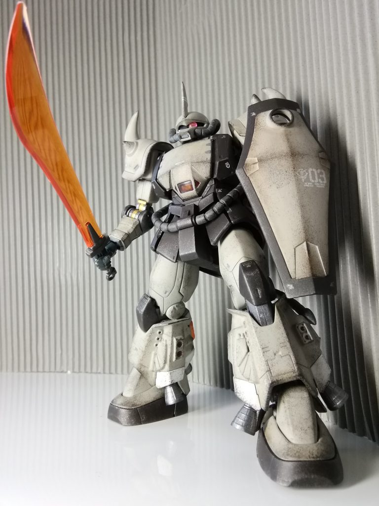 ヒート剣持ちのショット。シールドの汚しは我ながらうまくいったかと、、。