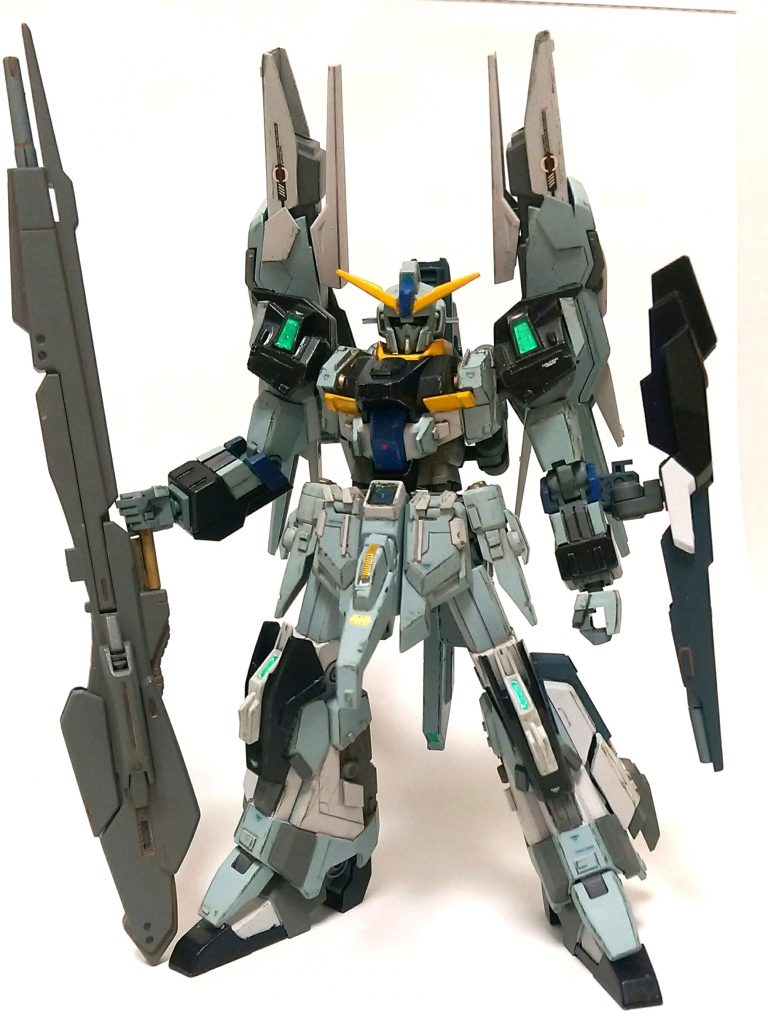 Z系列のハイメガランチャーを装備。ワンオフ機設定なので二度と再現できない位切り刻んで再構築しました。
細部もよく見ると見覚えのあるパーツがちらほら。