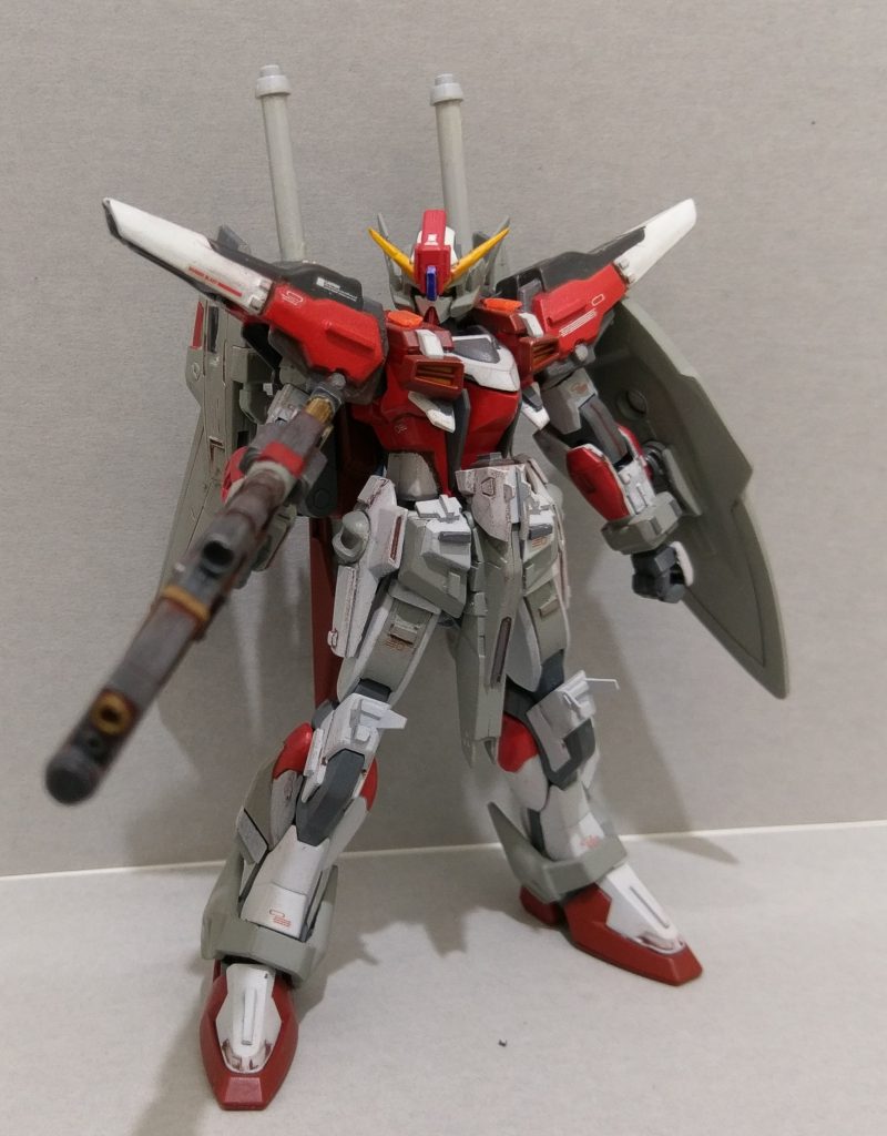 主武装はビームライフル。
ハイパービームサーベルを装備している。