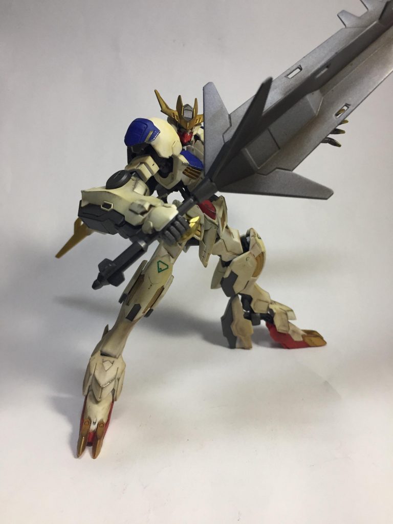 超大型メイスは柄を短くしてても大迫力ですね