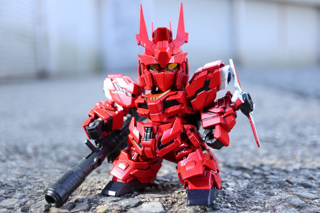 BB戦士、SDEXスタンダード、SDクロスシルエットからパーツをチョイスし、
足が大きめの自分好みのバランスにしました。
スネと足首はBB戦士、アンクルアーマーはクロスシルエット、その他はSDEXです。