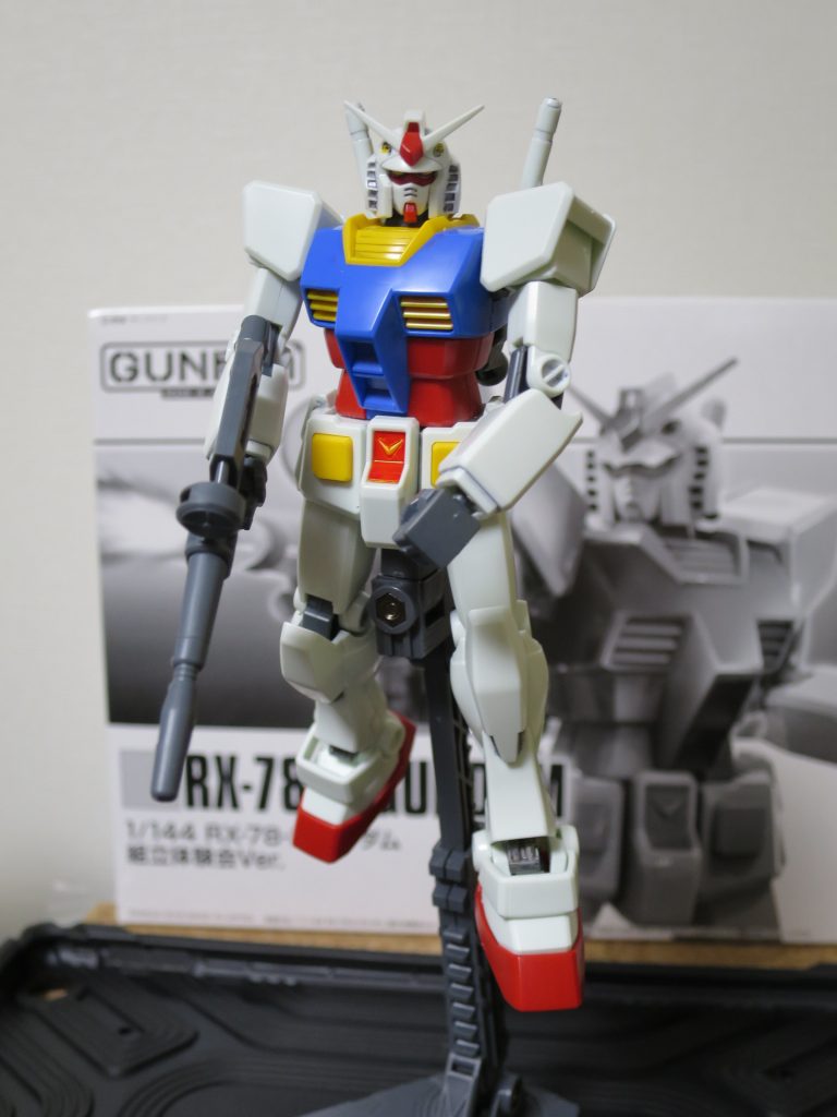 アクションベースを着ける事によりポーズの自由度がアップ!
と、言い切りたいところですが…