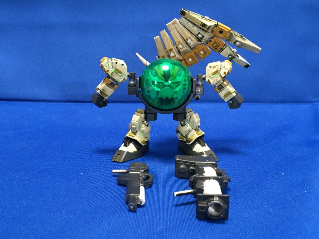 武装。筆塗は失敗してしまいましたが、サイコフレームっぽい雰囲気を出したかったです