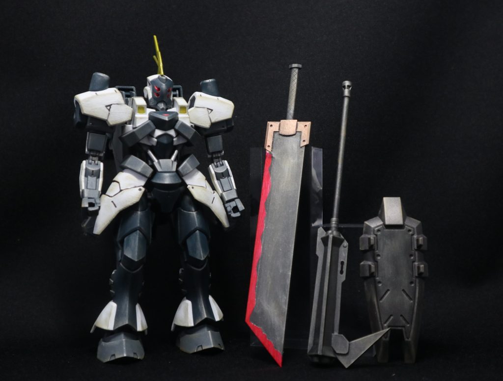 スタティックディスプレー。武装は主兵装にバスターソードとスパイクシールド、副兵装にメイスクラブを装備。