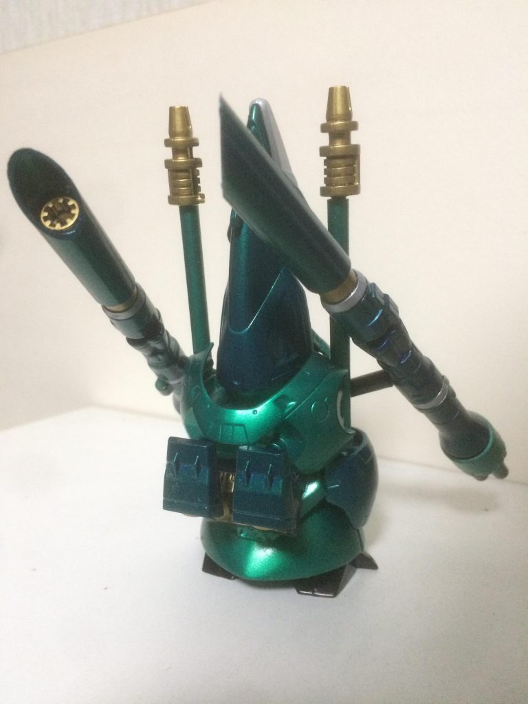 やっぱり元がロケットモチーフだけに
メカメカしい姿がかなりマッチしてます。