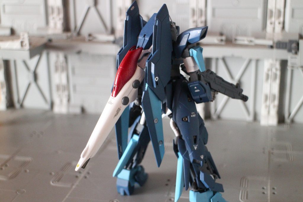 バックショット
ウェブライダーの時の機首は背面にマウントしてます。
ウィングイバインダーの主翼は逆につけて角度を変更しました。