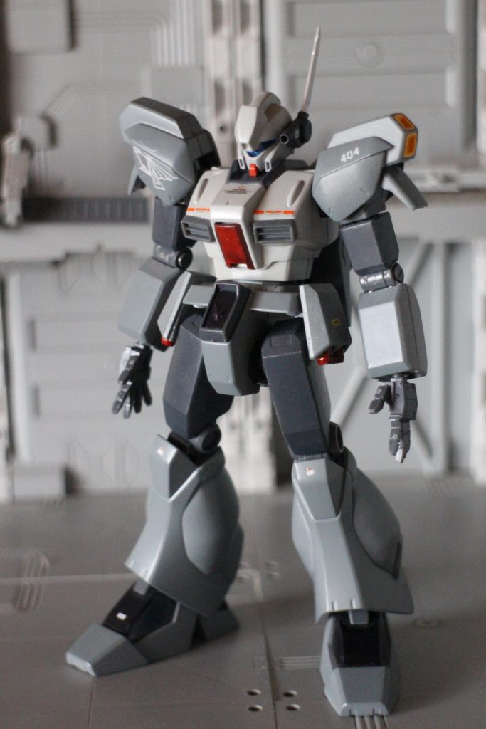 ベースはジェガン、ショルダーアーマーとサイドアーマー、バックパックはリガズィのモノです。