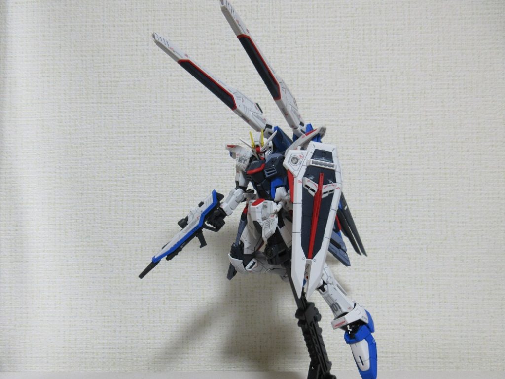 ポロリも多いですが、組み立てただけでこのクオリティはさすがRGですね。