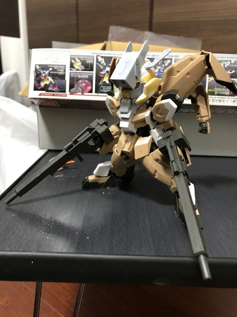 HGのフルシティには武器が付属しておりません(´･ω･`)
このために武器セットを二個購入
どうみても長すぎるので、銃身を短縮しました