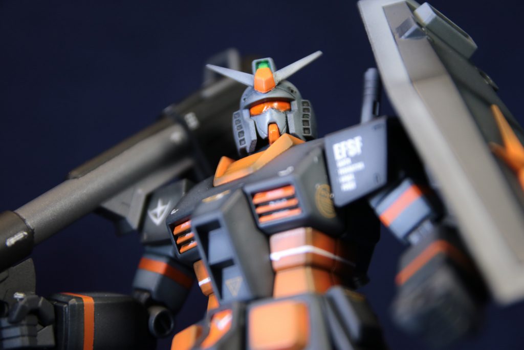 当初はカラーリングだけの変更だったのですが、ツインアイをバイザー仕様にしてみましたよ