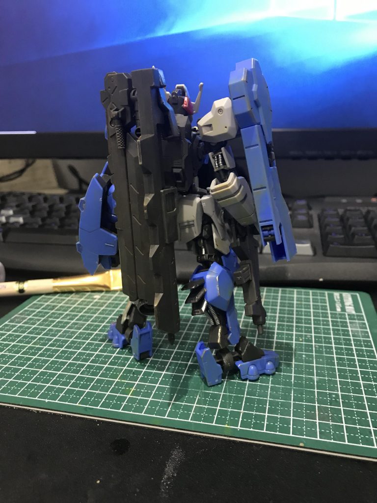 エナメルのブラウンで武器をウォッシング